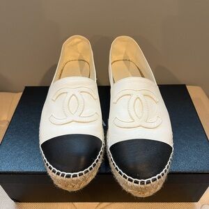 Chanel Women's White and Black Lambskin Espadrilles 38